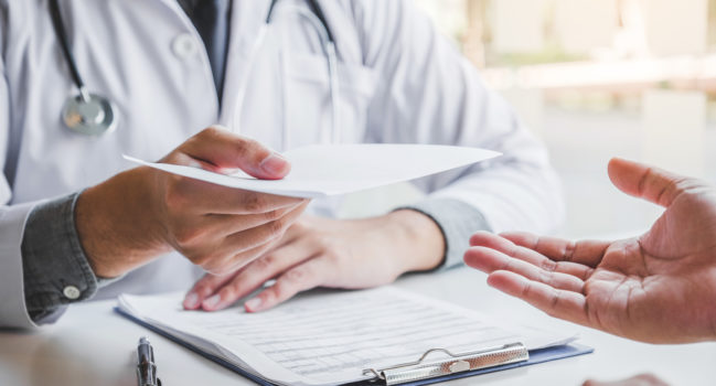 RESILIATION AVEC EFFET IMMEDIAT POUR AVOIR TARDE A PRODUIRE UN CERTIFICAT MEDICAL  (art. 321a et art. 377 CO ; TF 4A_486/2024 du 15 janvier 2025)