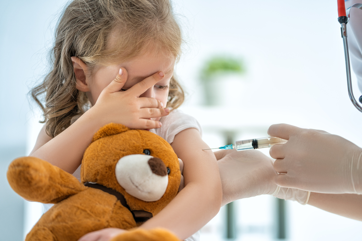 Désaccord des parents au sujet de la vaccination de l’enfant contre la rougeole – que dit la Justice ?